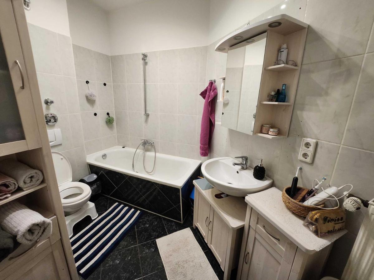 One Private Room Available In A Two Room Apartment In Tegel, Berlín Exteriér fotografie